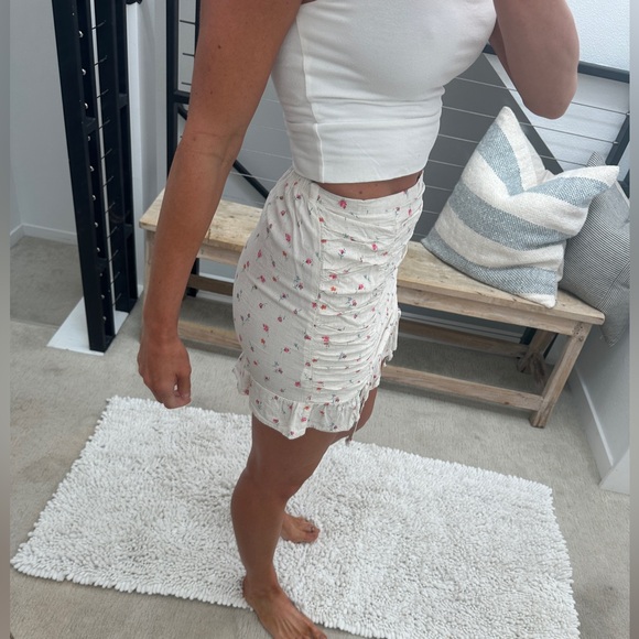 Wild fable cream floral ruched high waste mini skirt casual summer vacation S - Picture 5 of 12